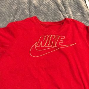 nike tee shirt